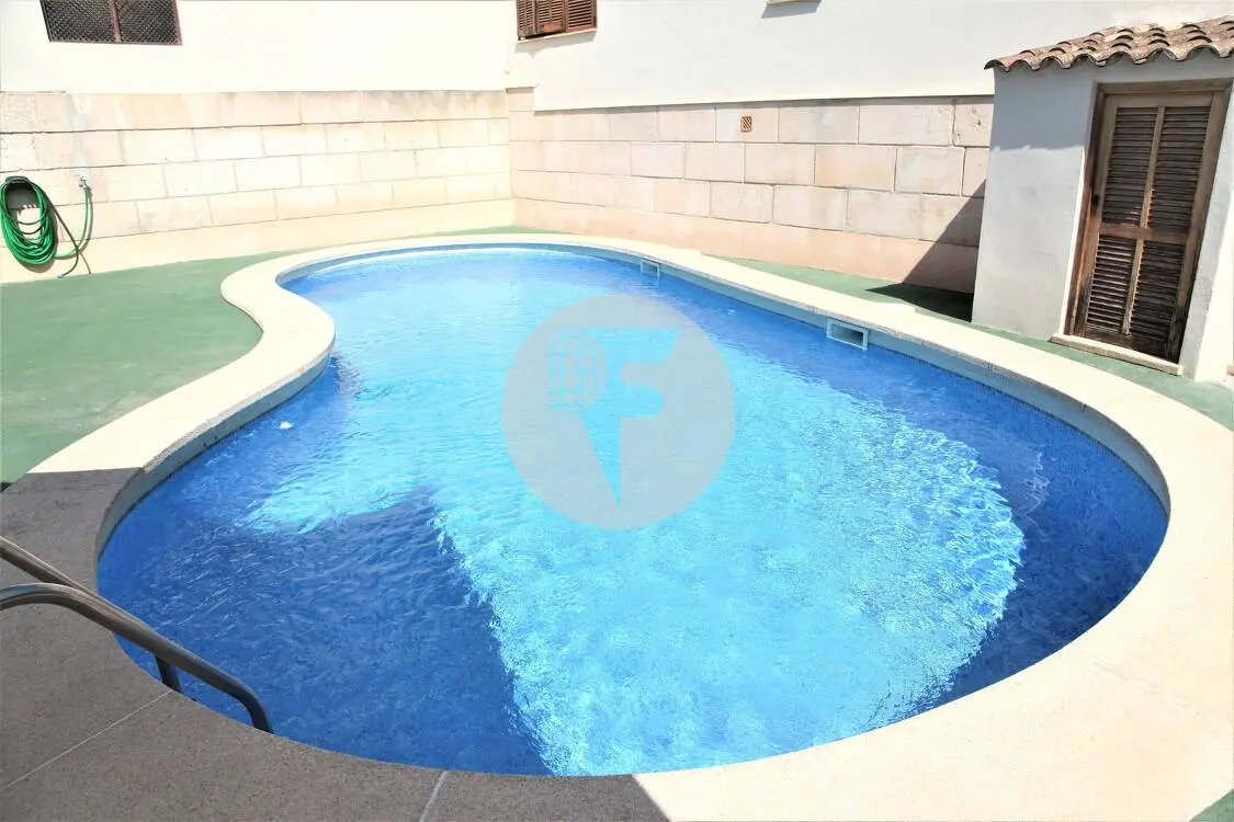 4 bedroom detached house in second sea line in Calvià. 25