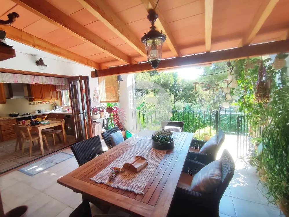 4 bedroom detached house in second sea line in Calvià. 2