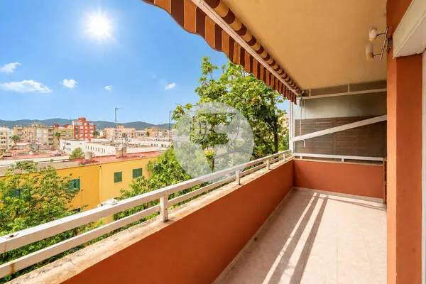 PISO EN VENTA EN CALLE COTLLIURE CON APARCAMIENTO Y TRASTERO INCLUIDOS