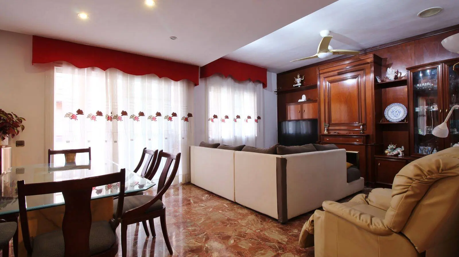 Big 117 m² apartment plus 12 m² balcony and 82 m² level terrace in Viladecans 9