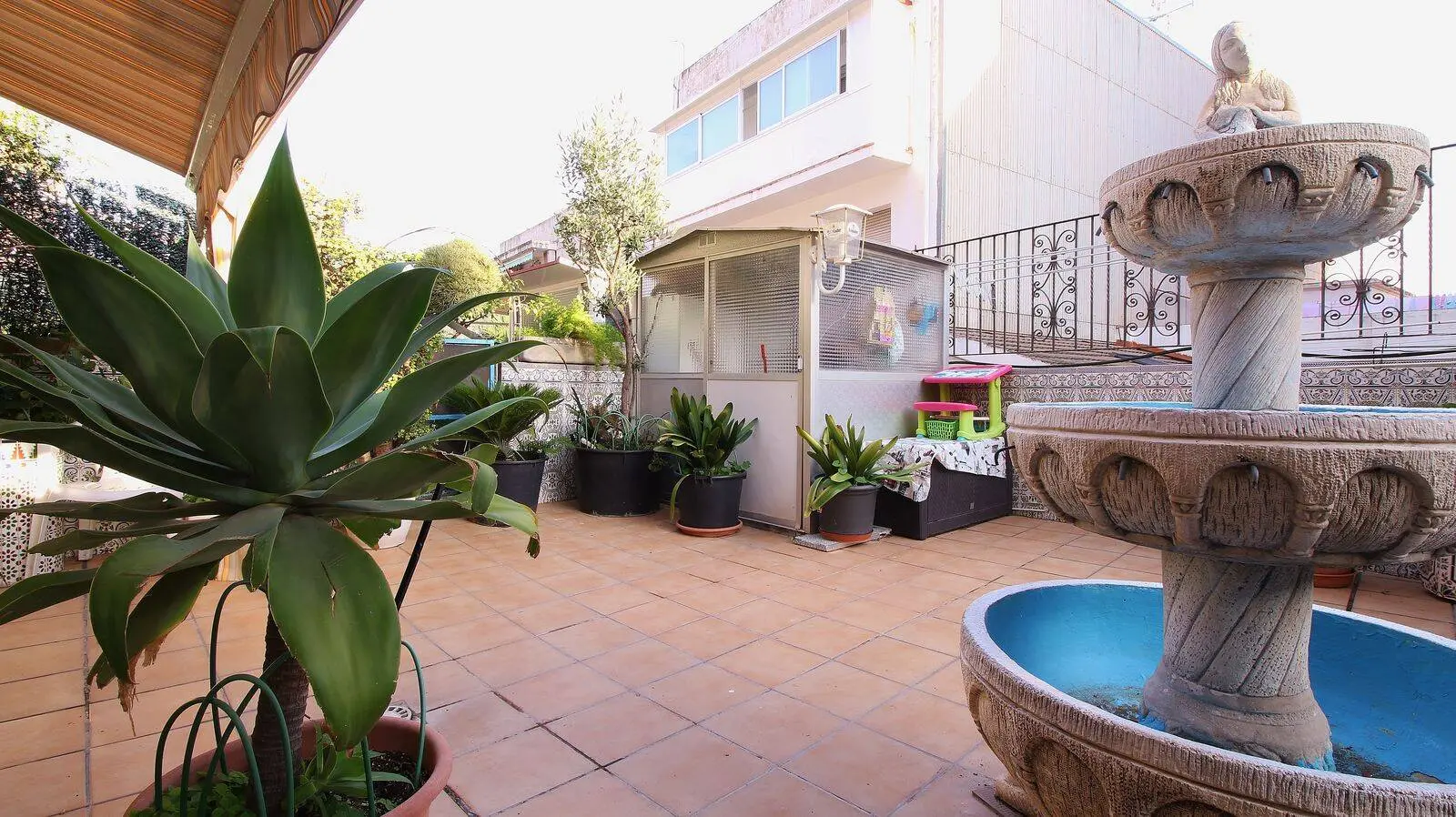 Big 117 m² apartment plus 12 m² balcony and 82 m² level terrace in Viladecans 27