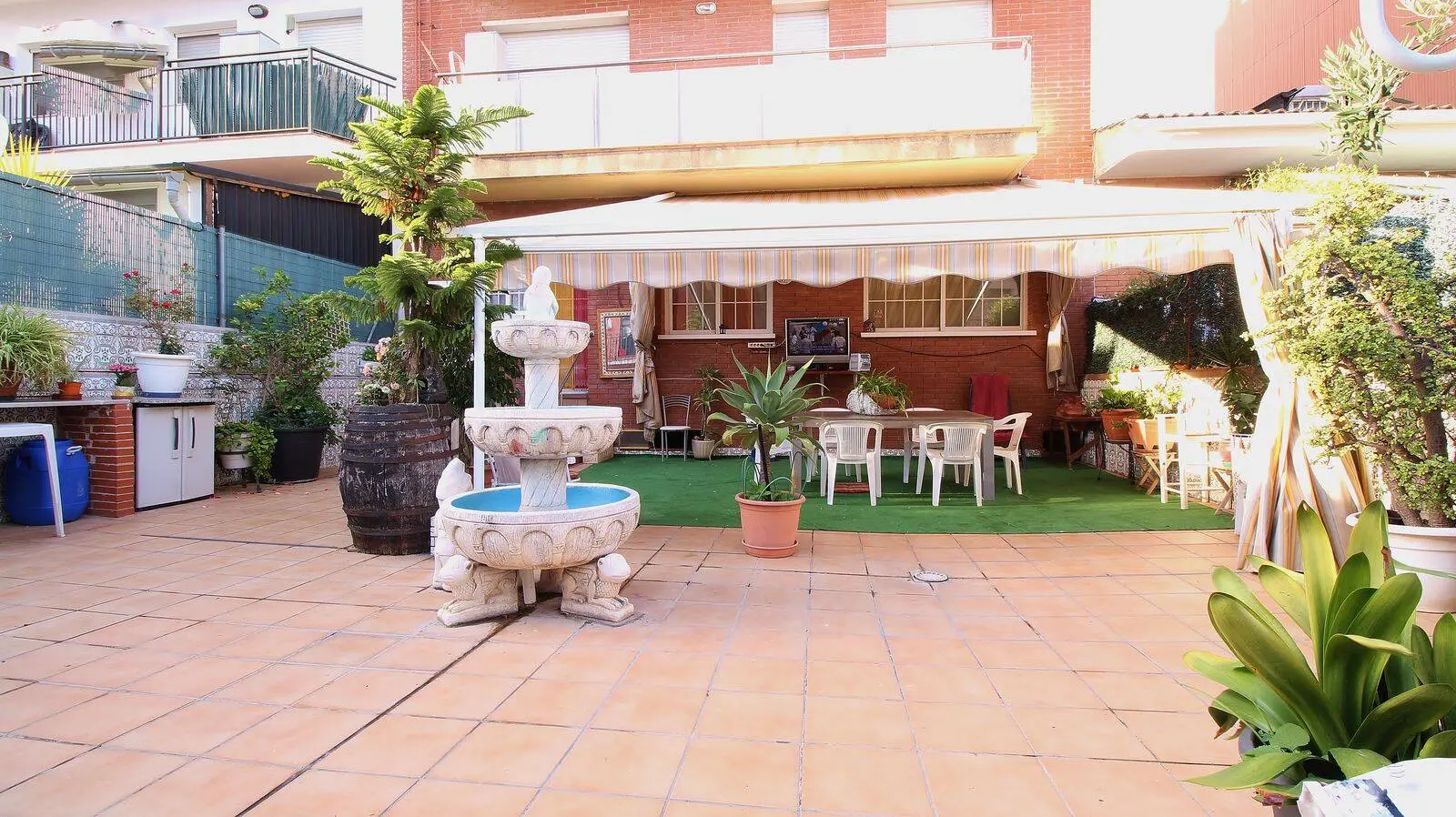 Big 117 m² apartment plus 12 m² balcony and 82 m² level terrace in Viladecans 26