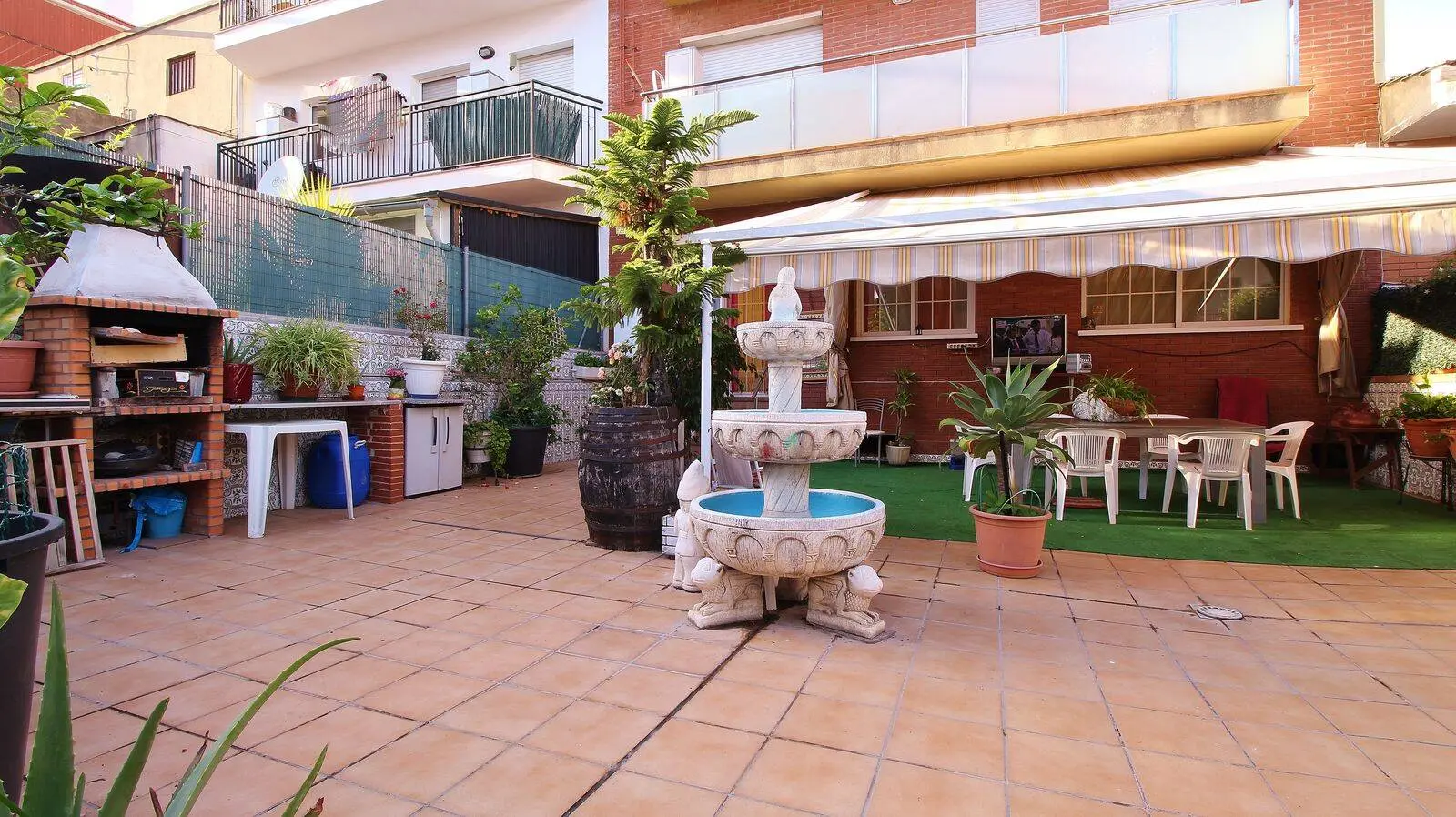 Big 117 m² apartment plus 12 m² balcony and 82 m² level terrace in Viladecans 25