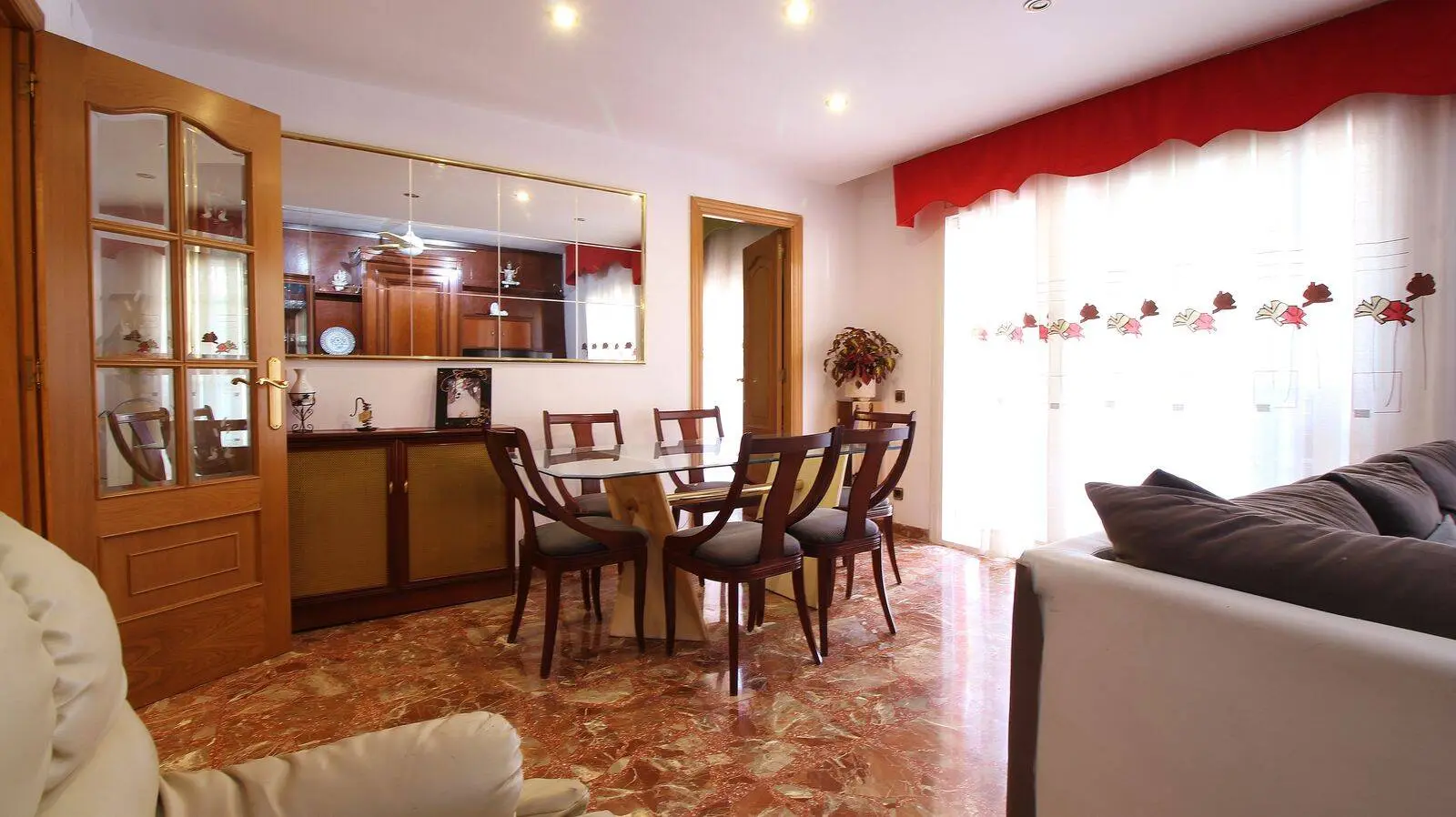 Big 117 m² apartment plus 12 m² balcony and 82 m² level terrace in Viladecans 2