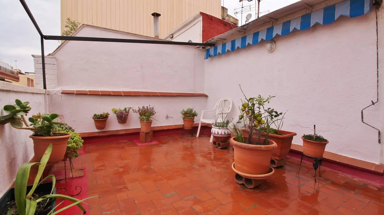 House for sale in the center of Sant Boi, Barcelona. 39