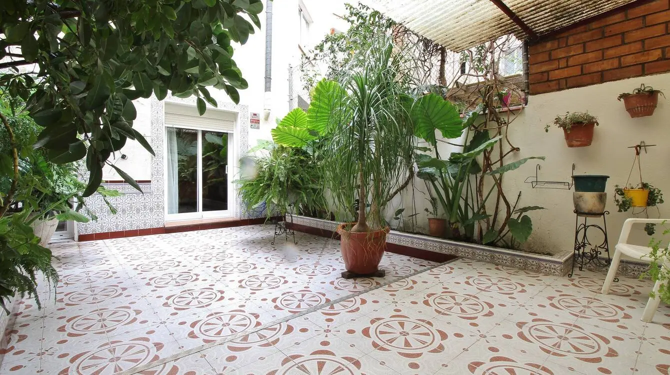 House for sale in the center of Sant Boi, Barcelona. 13