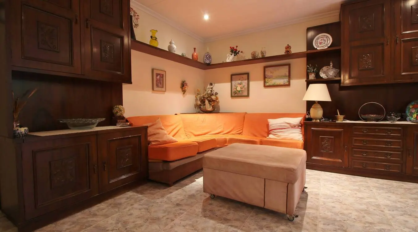House for sale in the center of Sant Boi, Barcelona. 5