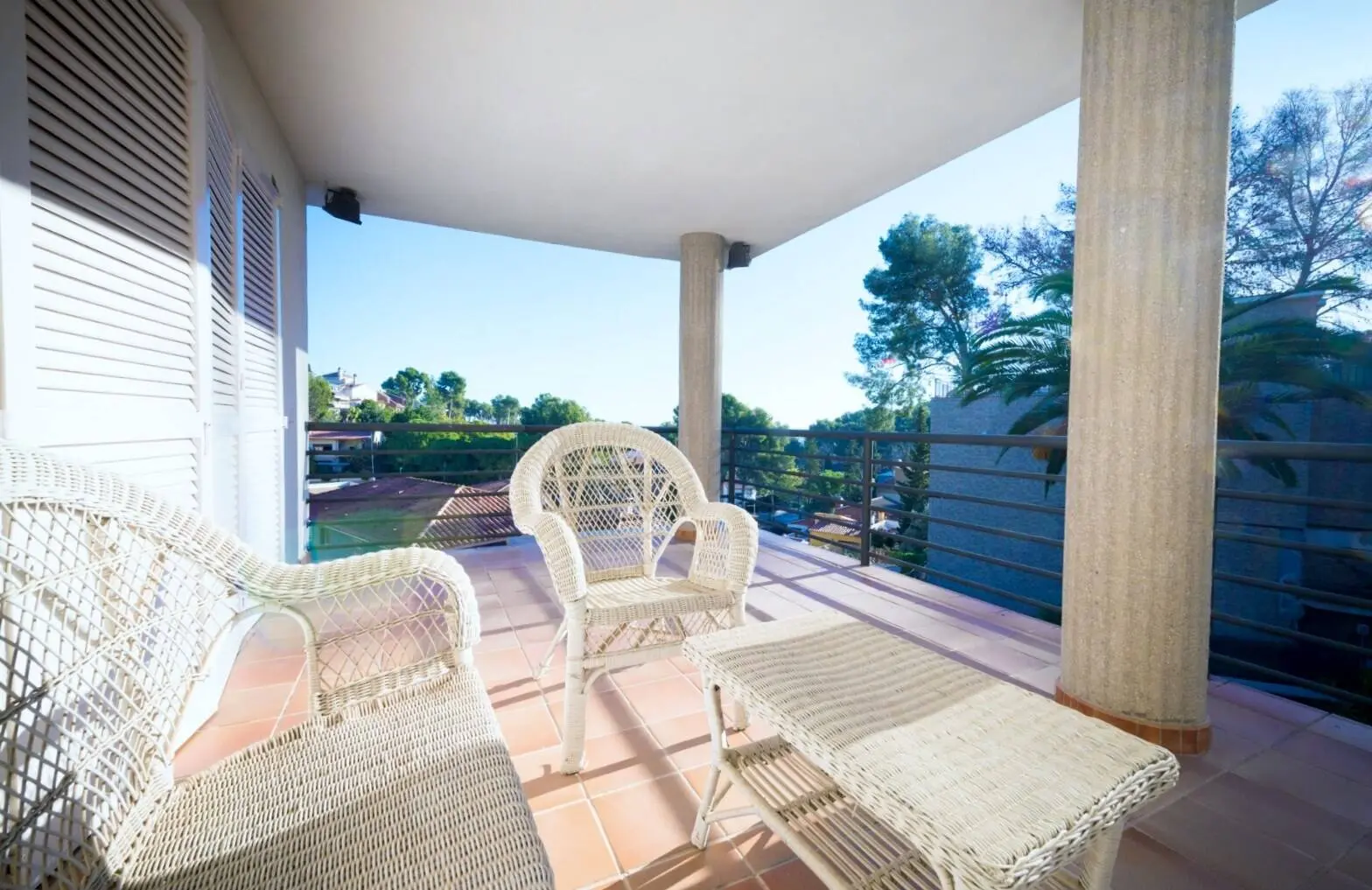 House for sale with a swimming pool in Castelldefels, Barcelona. 23