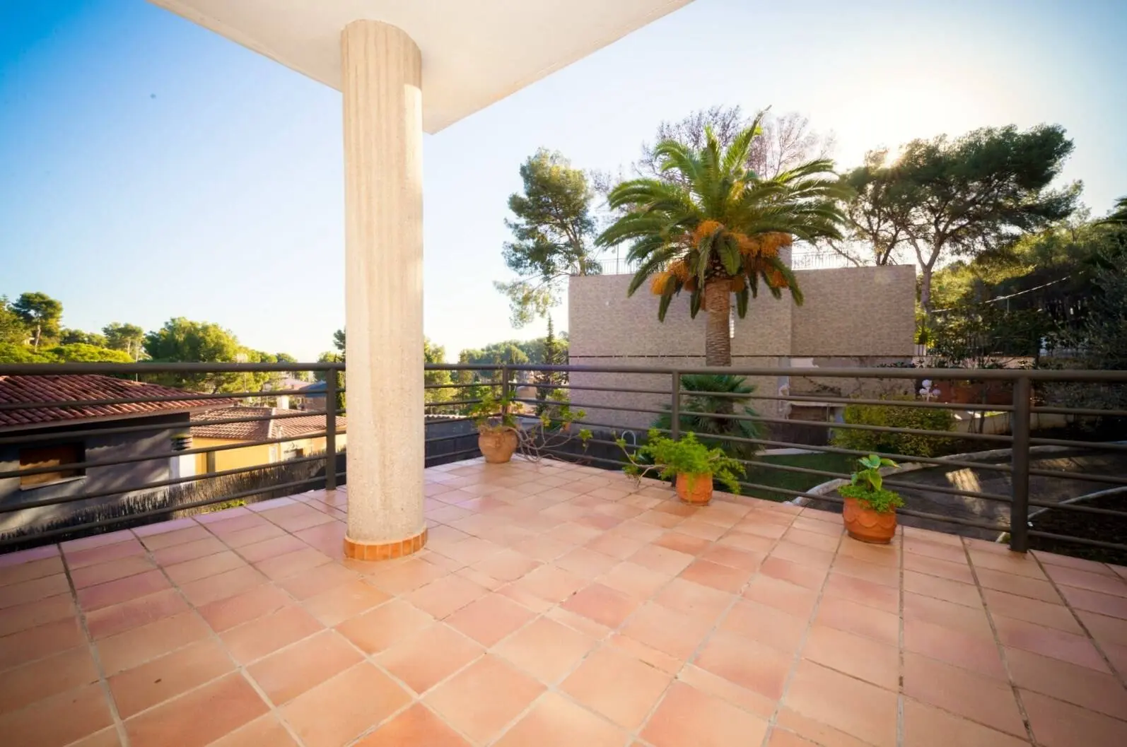 House for sale with a swimming pool in Castelldefels, Barcelona. 24