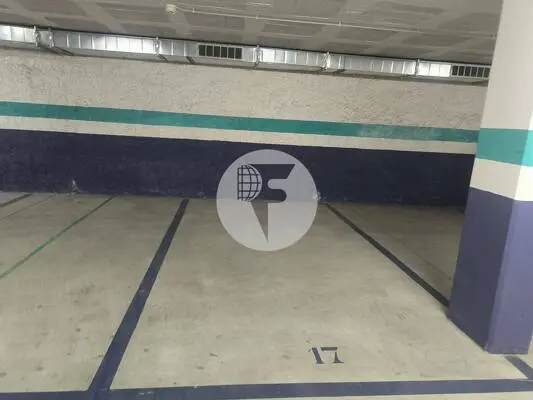 OPORTUNIDAD EN EL CENTRO! Plaza de parking y trastero en la calle Magdalena Trias, Gavà