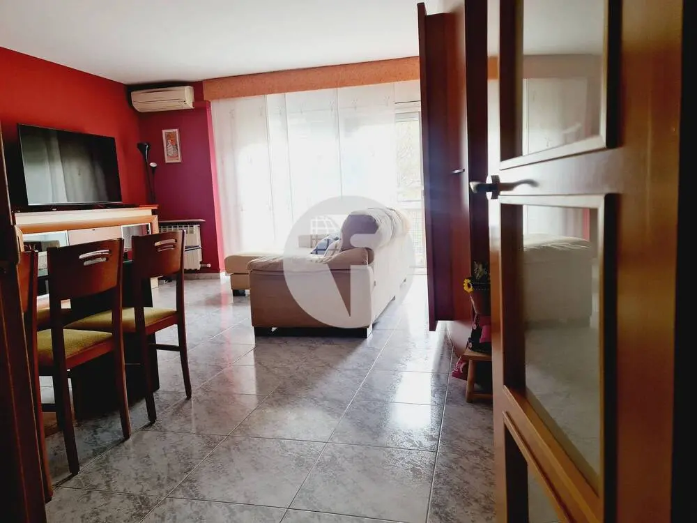 Discover the perfect space for your family in this charming apartment with 104 m² built in Parets del Vallés. 5