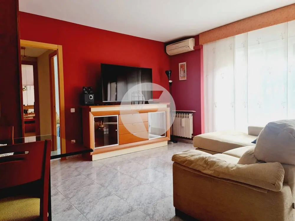 Discover the perfect space for your family in this charming apartment with 104 m² built in Parets del Vallés. 3