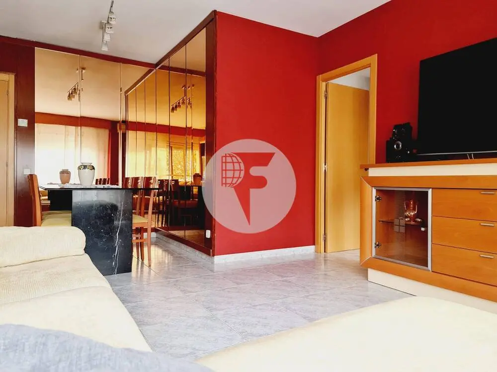 Discover the perfect space for your family in this charming apartment with 104 m² built in Parets del Vallés. 6