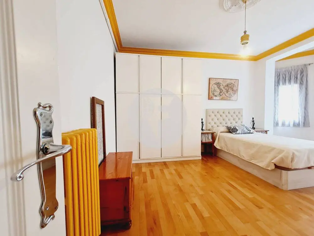 Spacious 4-bedroom apartment in the center of Mollet del Valles. 38