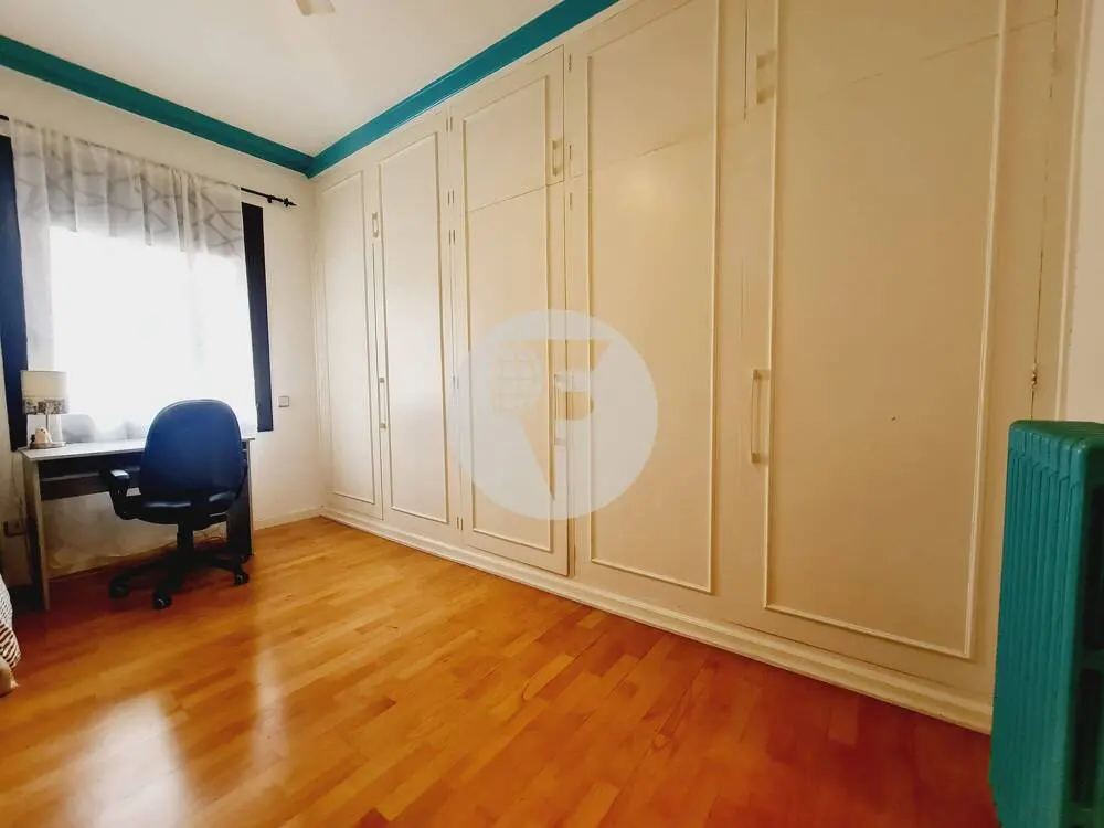 Spacious 4-bedroom apartment in the center of Mollet del Valles. 42