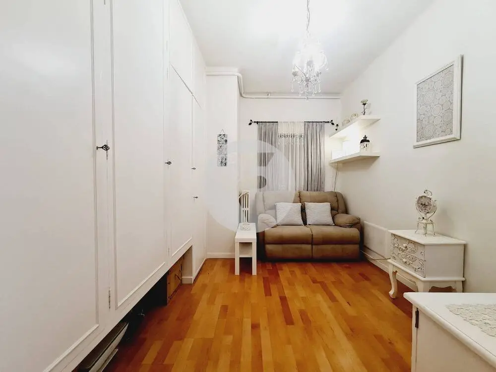 Spacious 4-bedroom apartment in the center of Mollet del Valles. 22