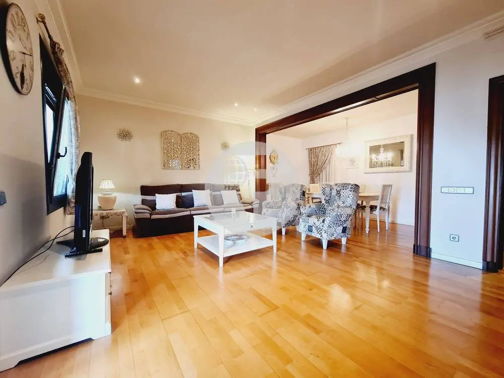 Spacious 4-bedroom apartment in the center of Mollet del Valles. 11