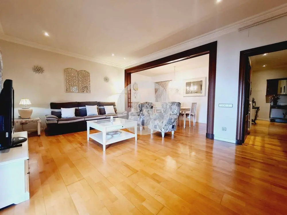 Spacious 4-bedroom apartment in the center of Mollet del Valles. 10