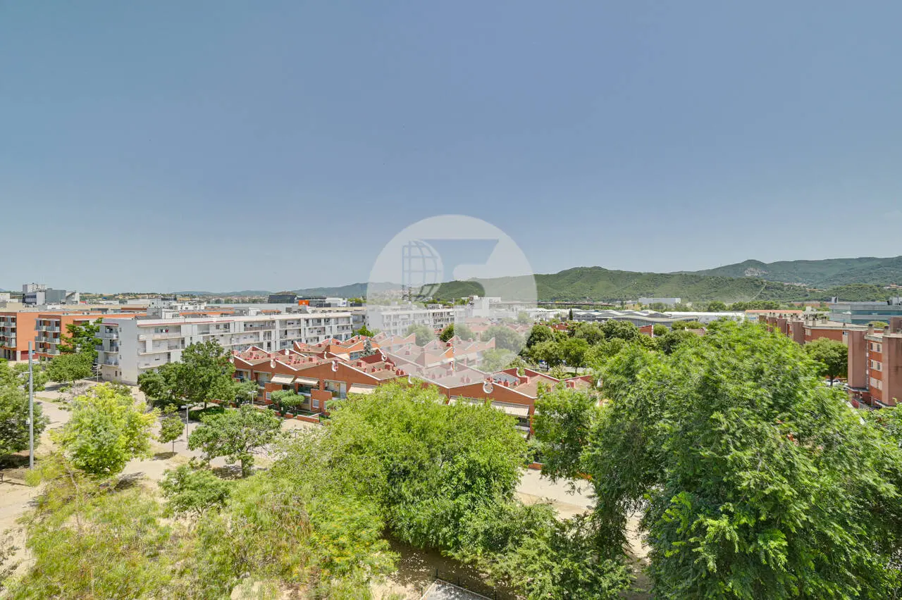 ÁTICO LUMINOSO CON BALCÓN Y 4 HABITACIONES EN CAN PANTIQUET, MOLLET DEL VALLES - imagen 11