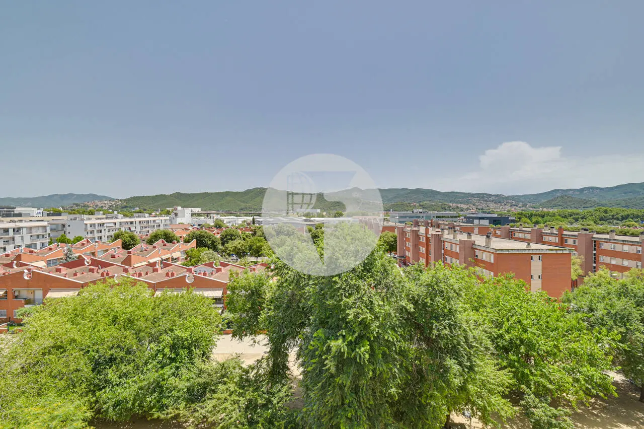 ÁTICO LUMINOSO CON BALCÓN Y 4 HABITACIONES EN CAN PANTIQUET, MOLLET DEL VALLES - imagen 12