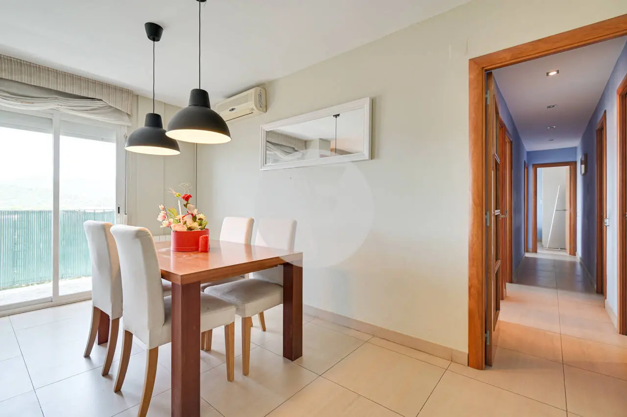 ÁTICO LUMINOSO CON BALCÓN Y 4 HABITACIONES EN CAN PANTIQUET, MOLLET DEL VALLES - imagen 6