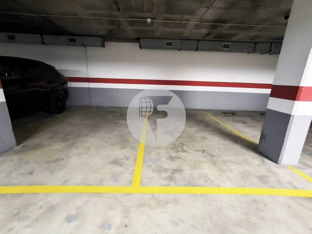 Plaza de parking en venta en Ronda Can Fàbregas, Mollet del Vallès - imagen 2