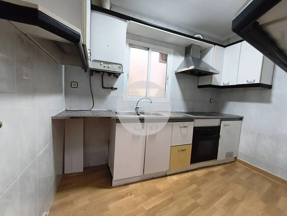¡Piso muy luminoso de 3 habitaciones junto a la estación Mollet-Santa Rosa! - imagen 8