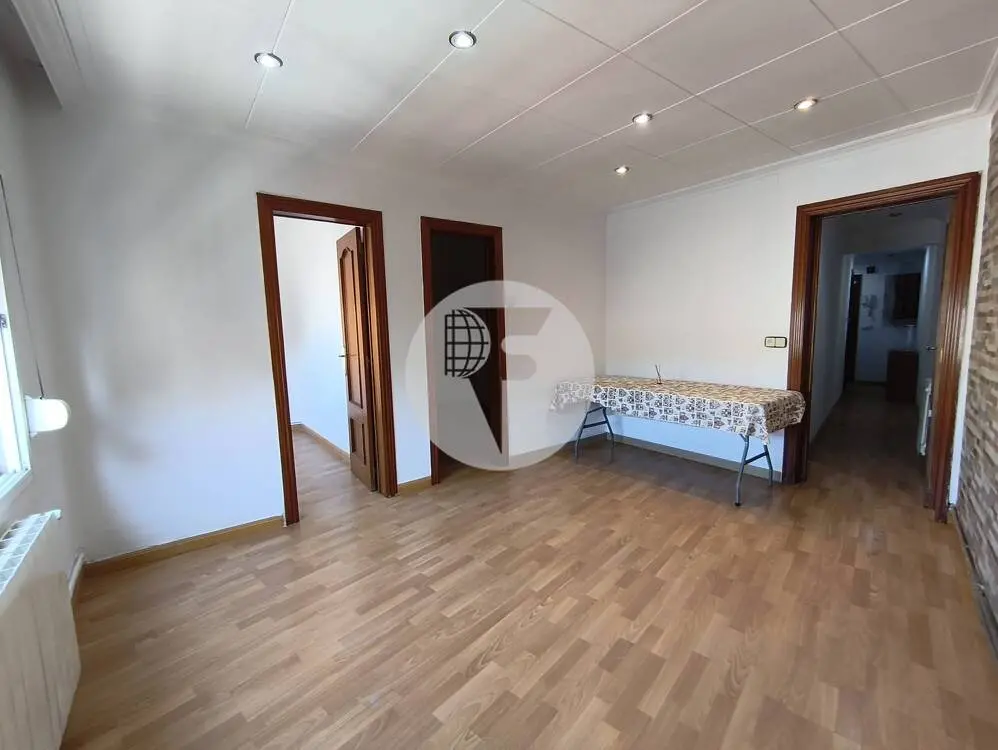 ¡Piso muy luminoso de 3 habitaciones junto a la estación Mollet-Santa Rosa! - imagen 3