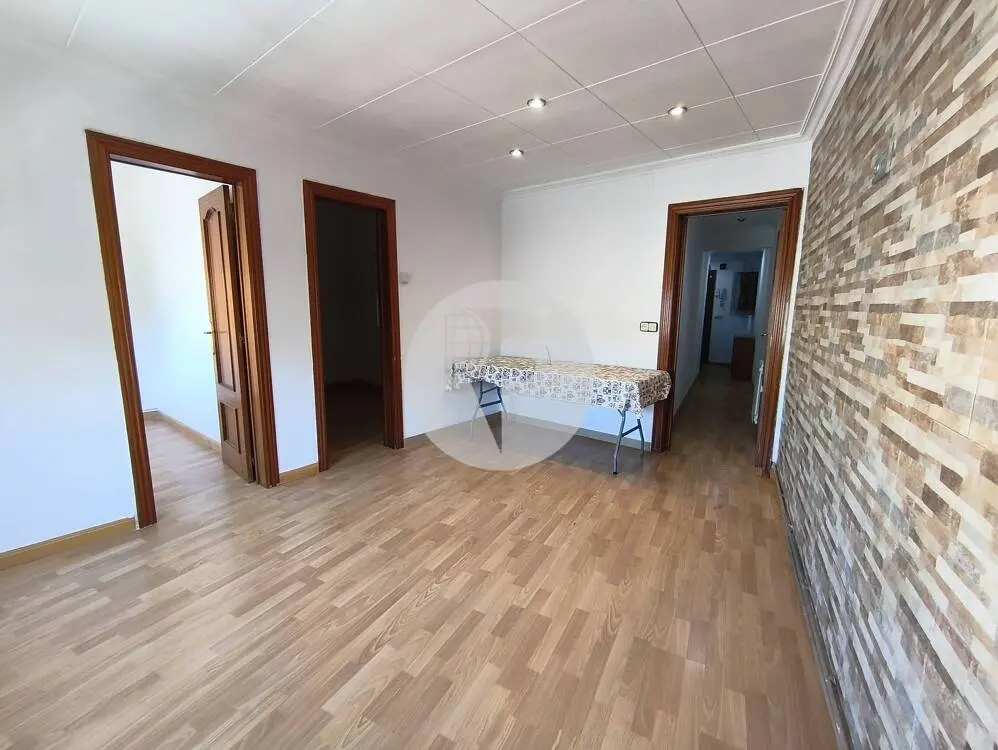 ¡Piso muy luminoso de 3 habitaciones junto a la estación Mollet-Santa Rosa! - imagen 4