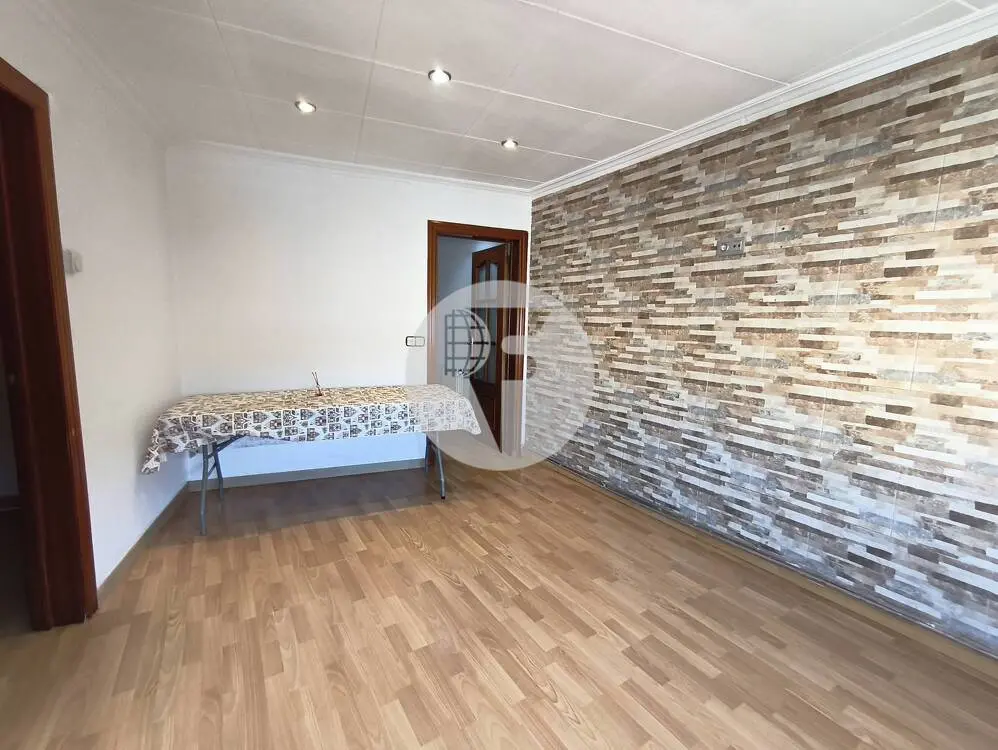 ¡Piso muy luminoso de 3 habitaciones junto a la estación Mollet-Santa Rosa! - imagen 5