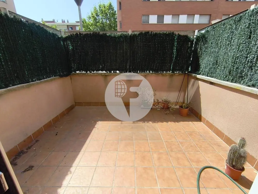 PLANTA BAJA CON TERRAZA, PISCINA Y PLAZA DE PARKING EN CAN BORRELL - imagen 2