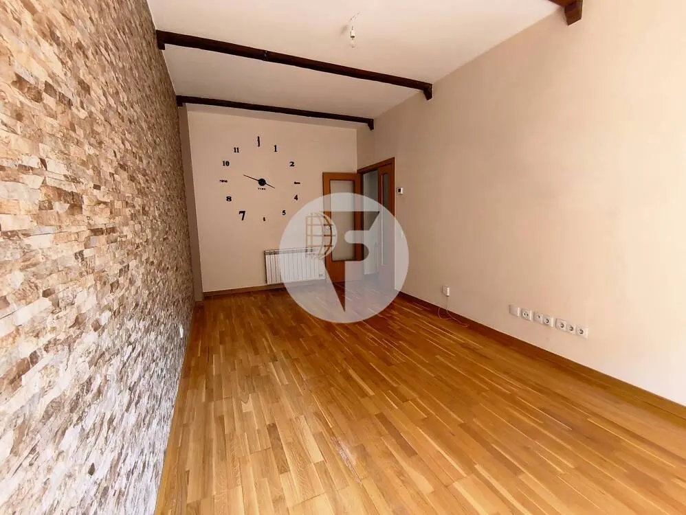 PLANTA BAJA CON TERRAZA, PISCINA Y PLAZA DE PARKING EN CAN BORRELL - imagen 5