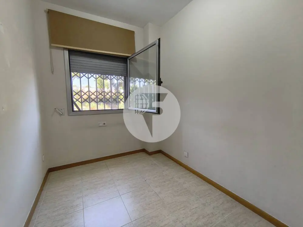 PLANTA BAJA CON TERRAZA, PISCINA Y PLAZA DE PARKING EN CAN BORRELL - imagen 9