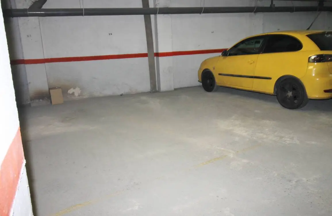 Plaça d'aparcament en venda a Mollet del Vallès
 5