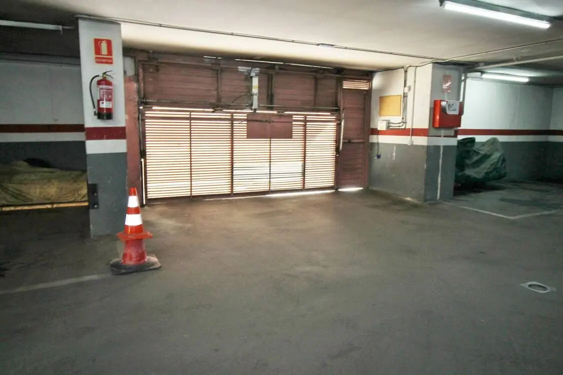 Plaza de parking en venta en Mollet del Vallès 3