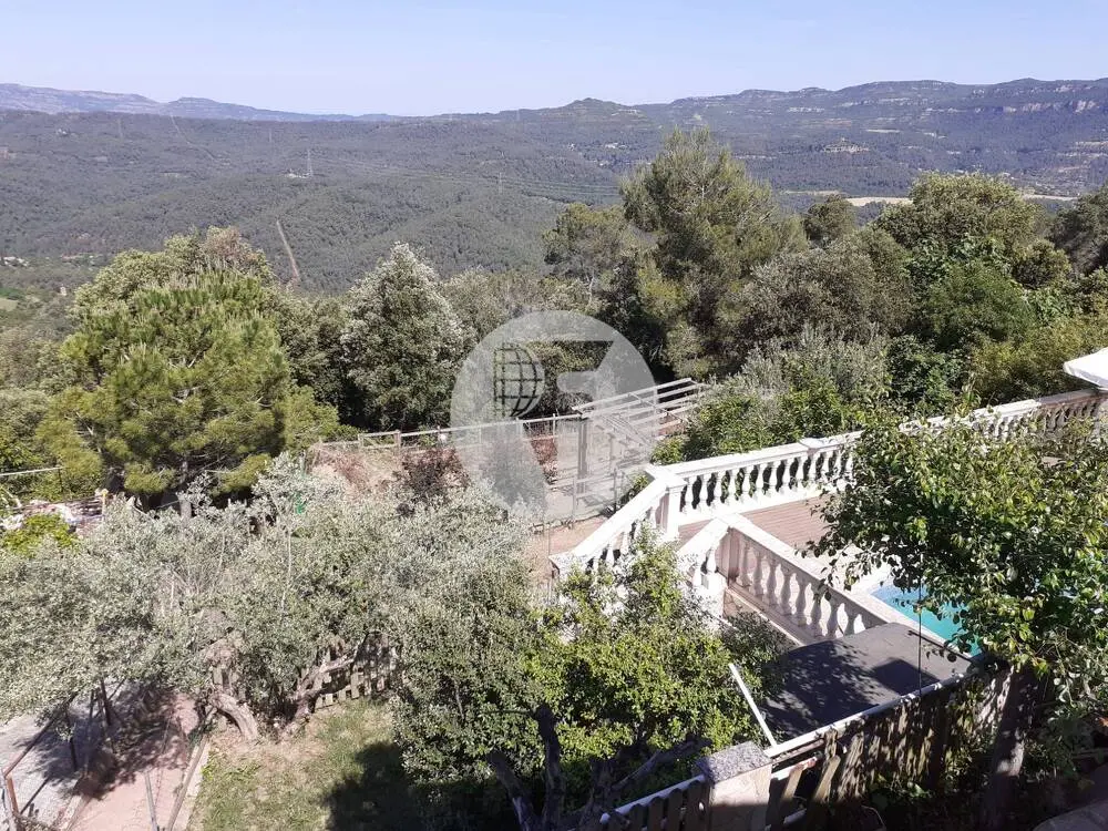 Large house with spectacular panoramic views to El Farell