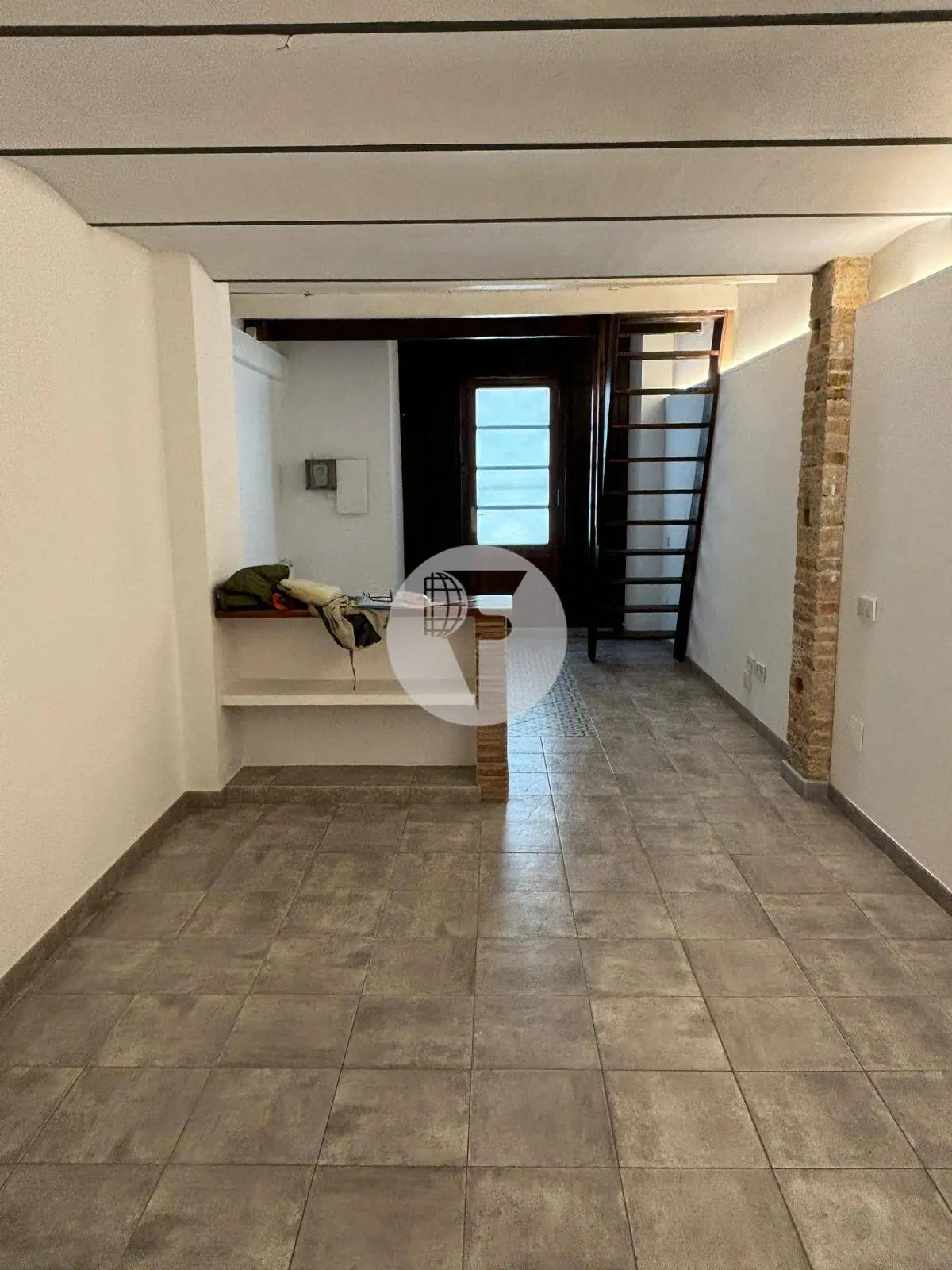 Ground floor with patio in Gracia
 2
