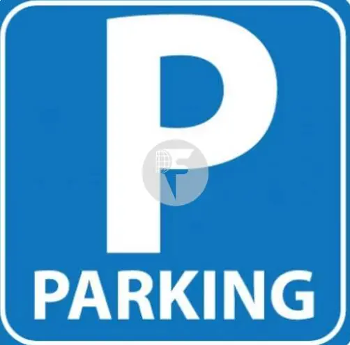 Plazas de aparcamiento en C. Bonsoms, 30 