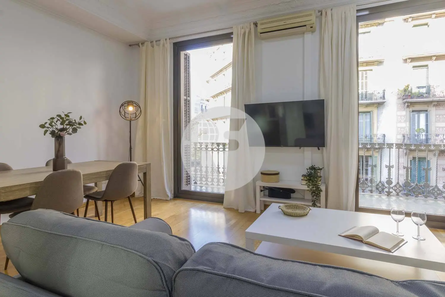 Furnished and equipped on Rosselló Street 7