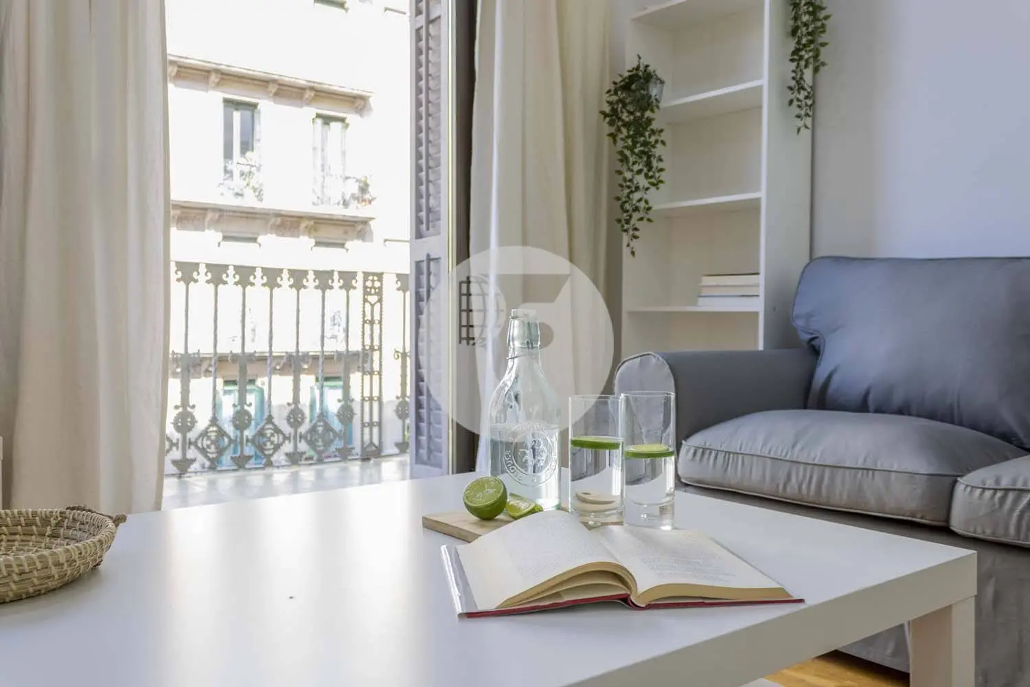 Furnished and equipped on Rosselló Street 33