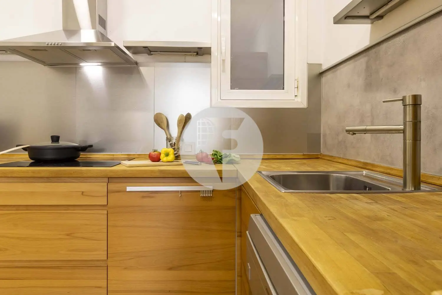 Furnished and equipped on Rosselló Street 13