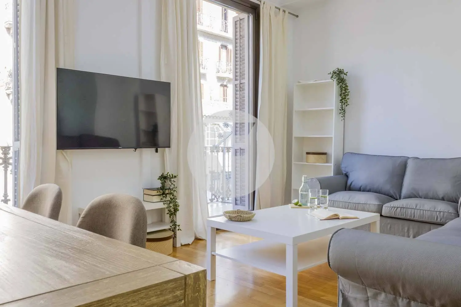 Furnished and equipped on Rosselló Street 30