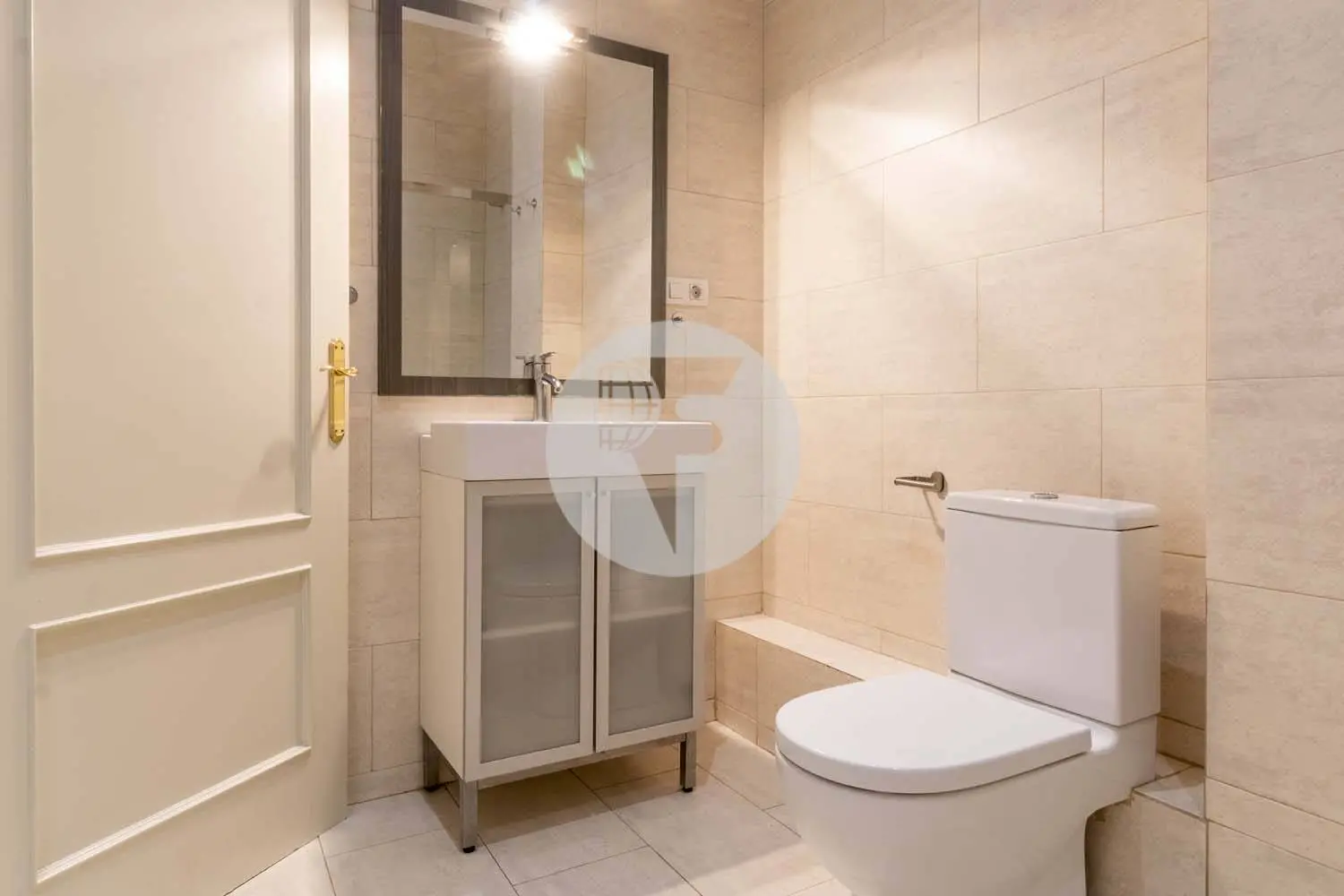 Furnished and equipped on Rosselló Street 20