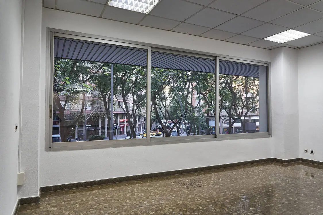 Office for rent on Josep Tarradellas Avenue 3