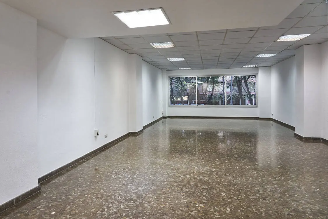 Office for rent on Josep Tarradellas Avenue 4