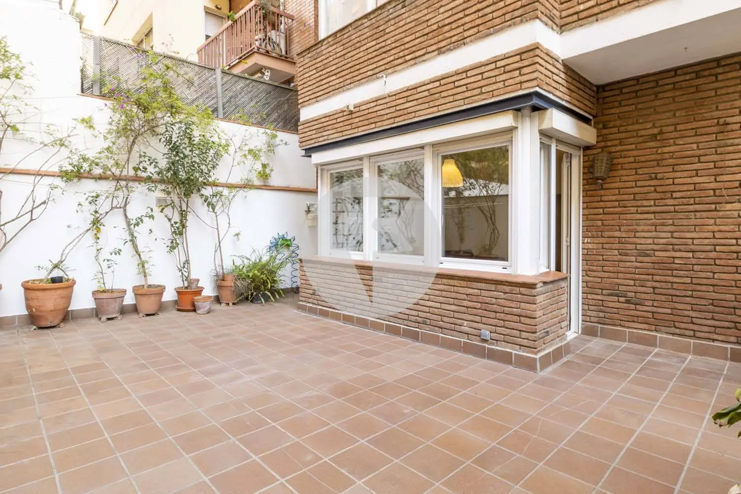 Three bedrooms and large patio in Vallcarca 5