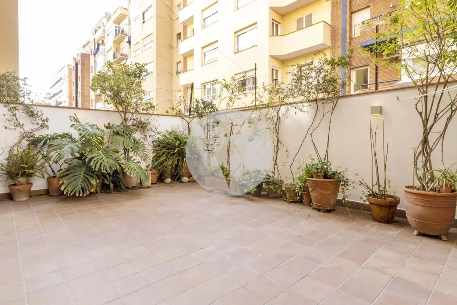 Three bedrooms and large patio in Vallcarca 3