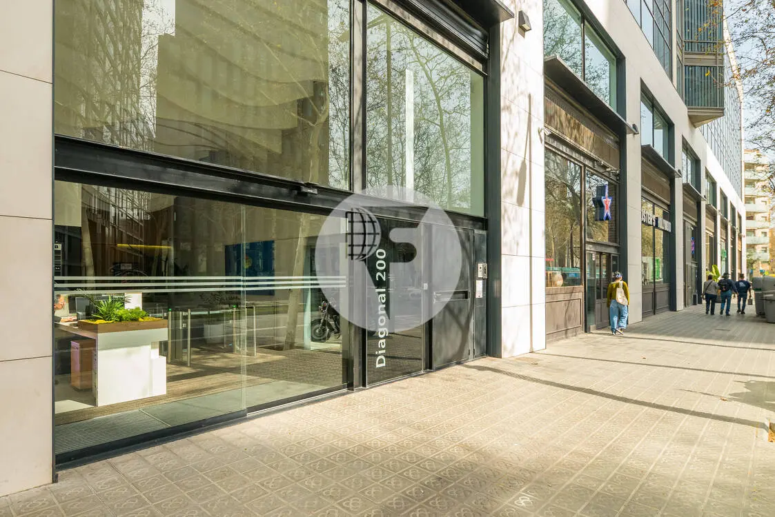 Oficina reformada en alquiler en el edificio Diagonal. Barcelona 22@ 20