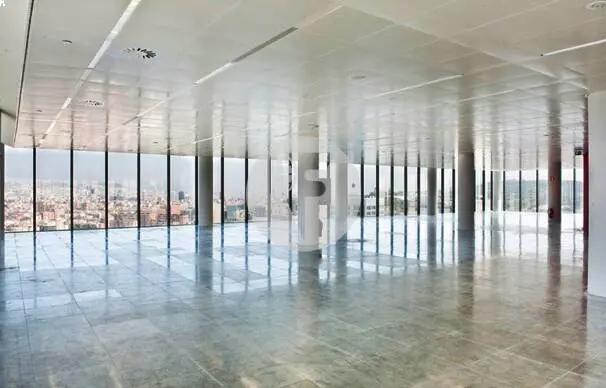 Oficinas implantada en alquiler en Torre Realia. Hospitalet de Llobregat. 2
