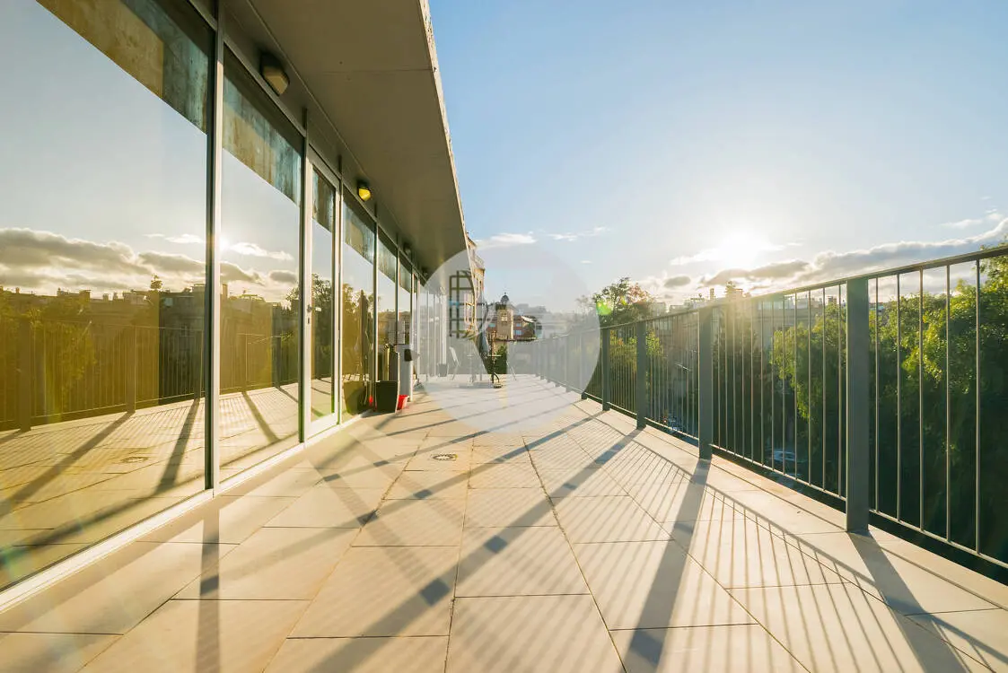 Edifici amb gran imatge corporativa i terrassa privativa a l'exclusiva Av Tibidabo. Barcelona 22